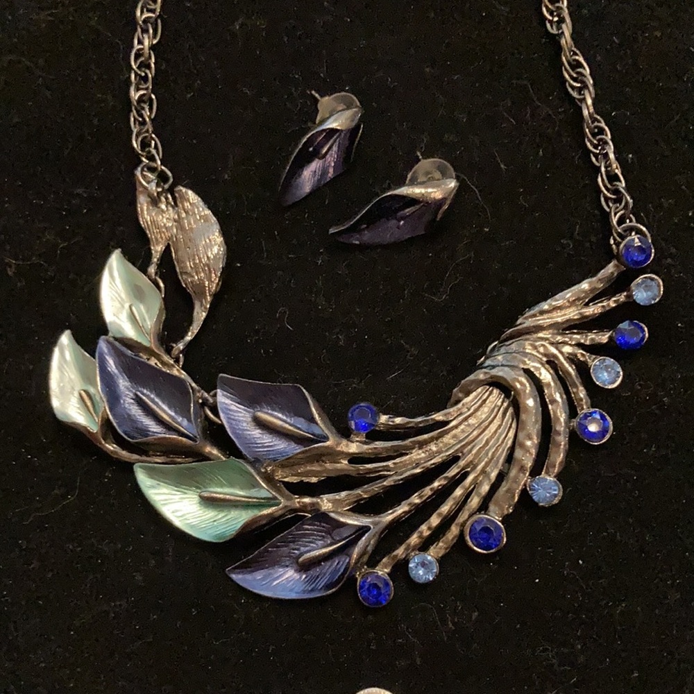 Necklace with matching earrings - Picture 3 of 3